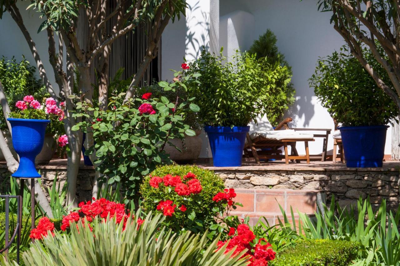 Alavera De Banos Hotel *